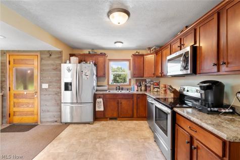 1458 Magnolia Road SW Dellroy OH 44620