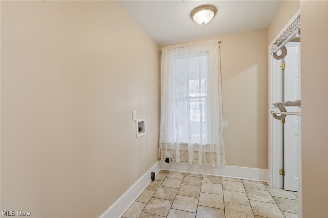 42 W 7th Street Dresden OH 43821