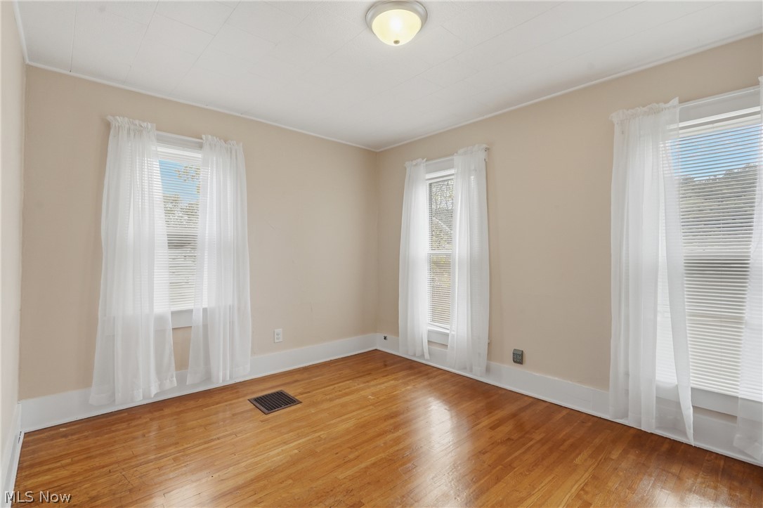 42 W 7th Street Dresden OH 43821