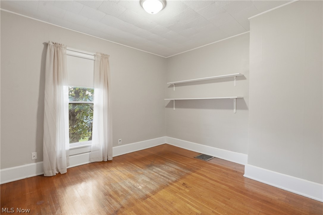 42 W 7th Street Dresden OH 43821