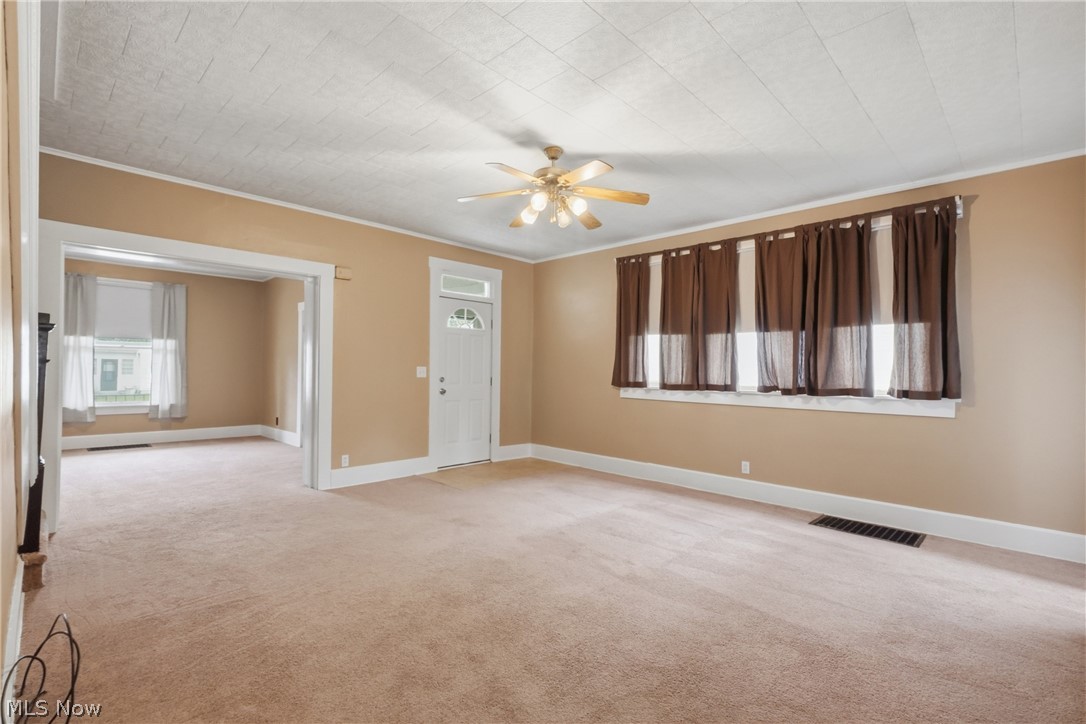42 W 7th Street Dresden OH 43821