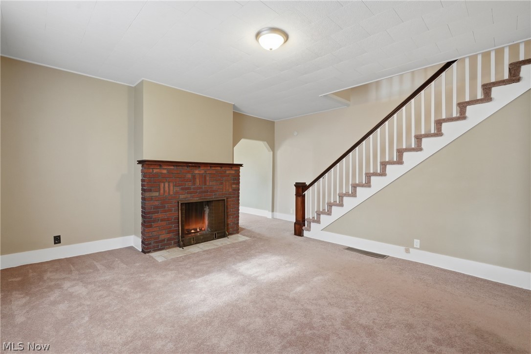 42 W 7th Street Dresden OH 43821