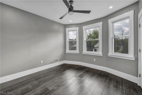 10905 Grandview Avenue Cleveland OH 44104