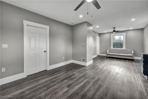 10905 Grandview Avenue Cleveland OH 44104