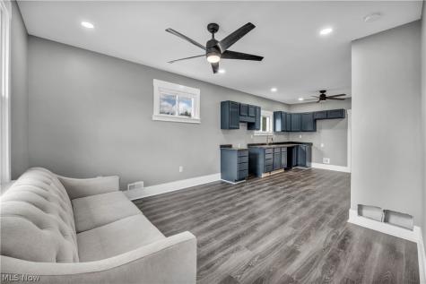 10905 Grandview Avenue Cleveland OH 44104