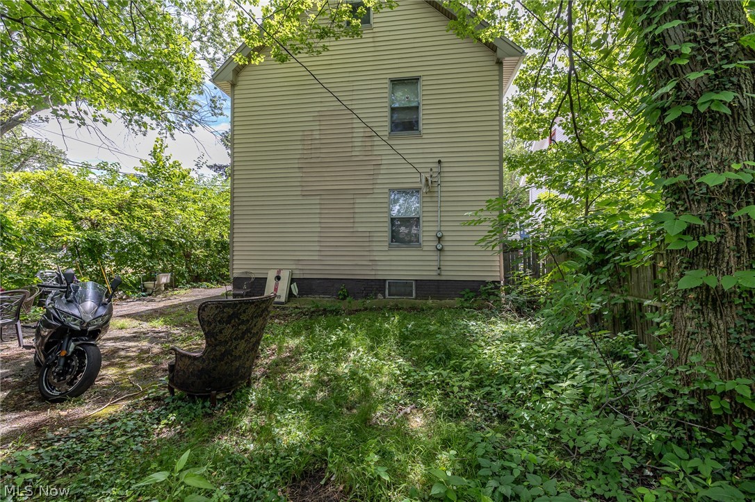 13609 Eaglesmere Avenue Cleveland OH 44110