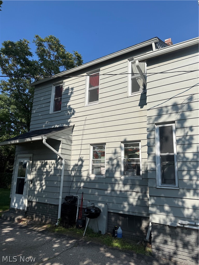 1820 Holmden Avenue Cleveland OH 44109