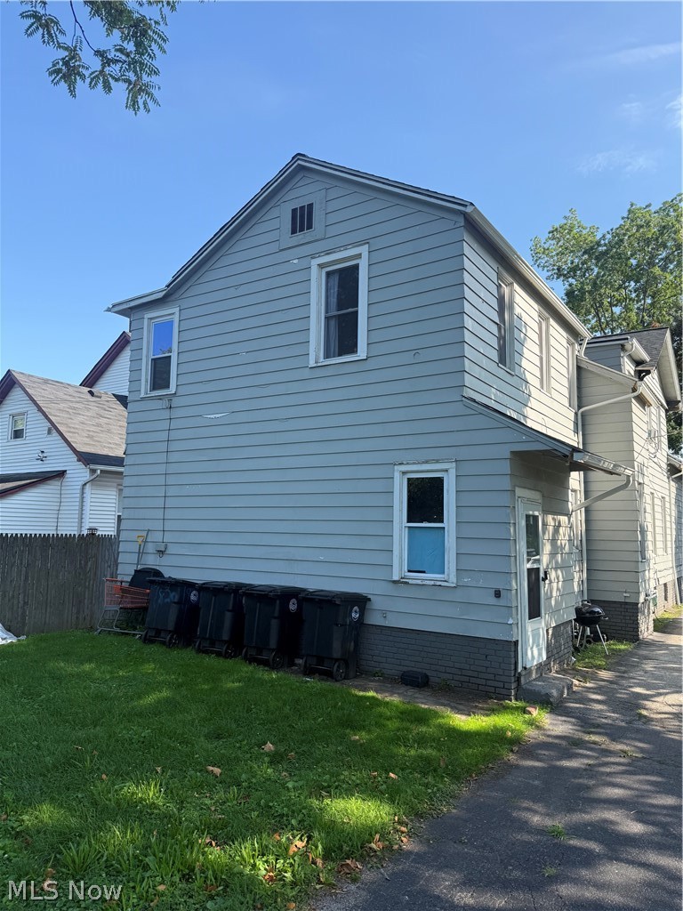 1820 Holmden Avenue Cleveland OH 44109