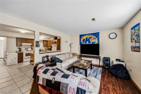 1543 Whitehall Boulevard Kent OH 44240