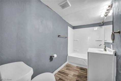 1004 East Avenue Elyria OH 44035