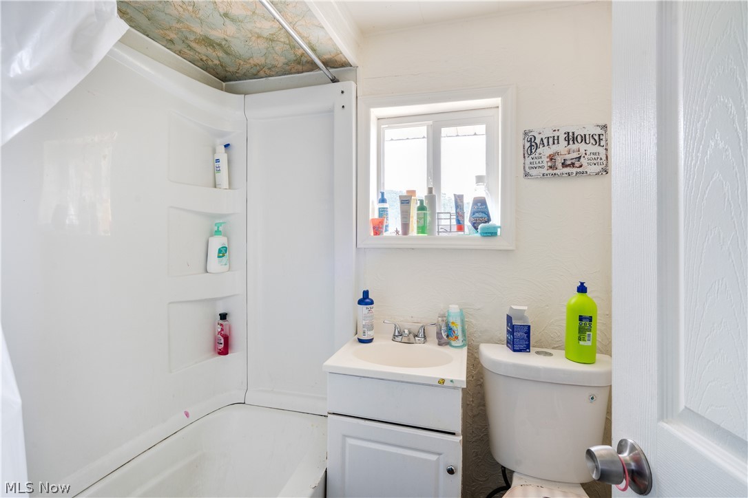 1612 Maple Avenue Wellsville OH 43968