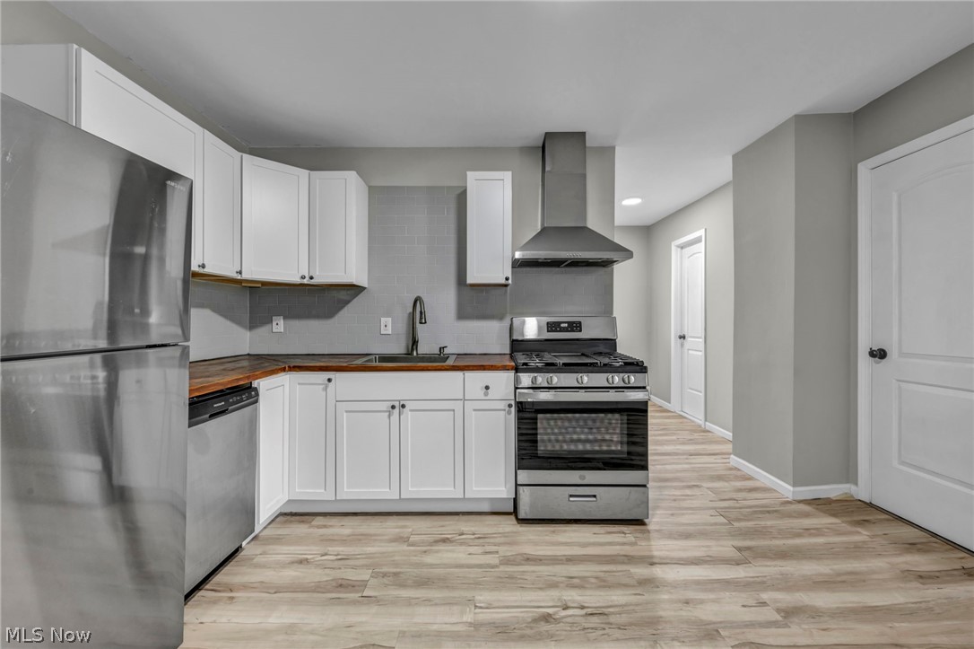 3010 Daisy Avenue Cleveland OH 44109