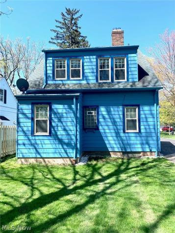 1715 Edgefield Road Lyndhurst OH 44124
