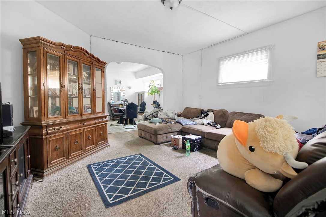 3033 West Boulevard Cleveland OH 44111