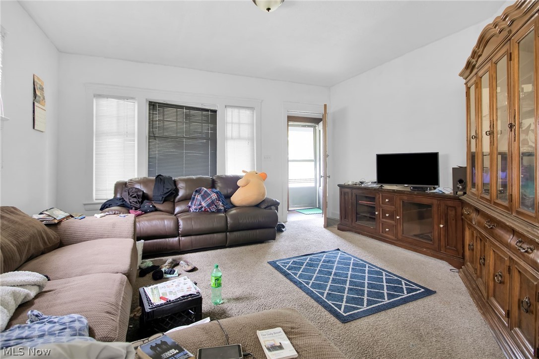 3033 West Boulevard Cleveland OH 44111