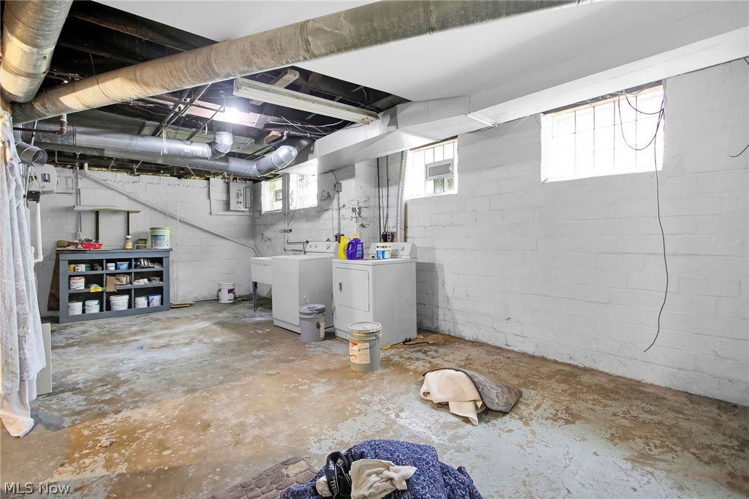 3033 West Boulevard Cleveland OH 44111