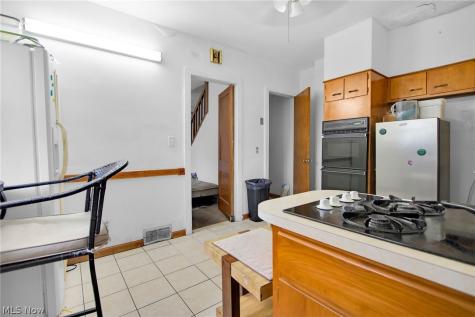 3033 West Boulevard Cleveland OH 44111