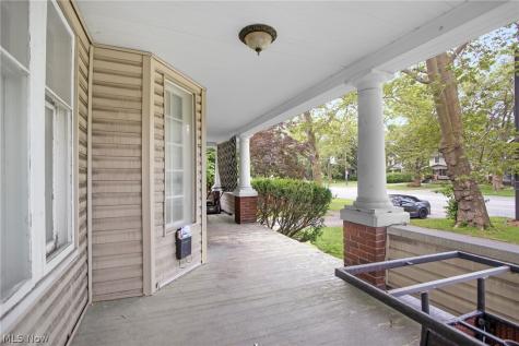 3033 West Boulevard Cleveland OH 44111