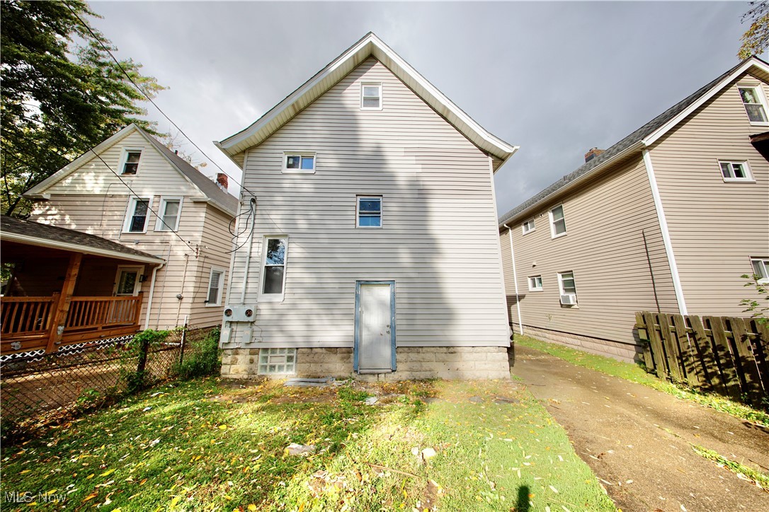 9905-9907 Zimmer Avenue Cleveland OH 44102