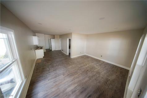 9905-9907 Zimmer Avenue Cleveland OH 44102
