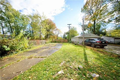 9905-9907 Zimmer Avenue Cleveland OH 44102