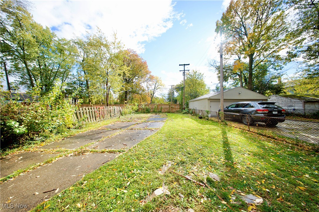 9905-9907 Zimmer Avenue Cleveland OH 44102