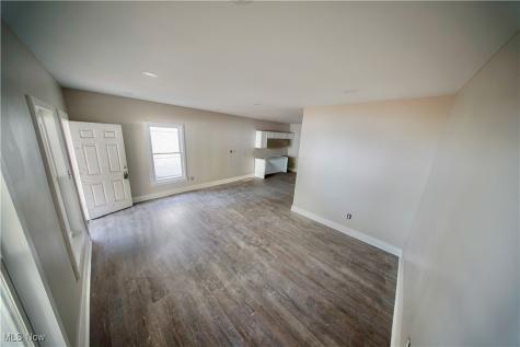 9905-9907 Zimmer Avenue Cleveland OH 44102