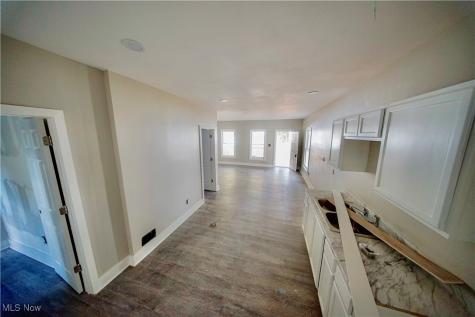 9905-9907 Zimmer Avenue Cleveland OH 44102