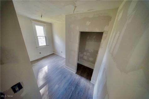 9905-9907 Zimmer Avenue Cleveland OH 44102