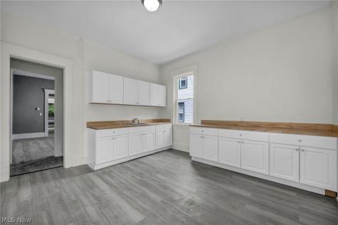 2609 Mapledale Avenue Cleveland OH 44109