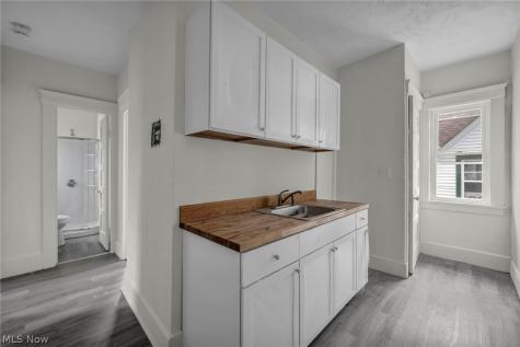 2609 Mapledale Avenue Cleveland OH 44109
