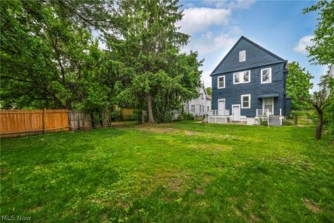 2609 Mapledale Avenue Cleveland OH 44109