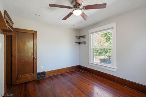 824 Elmore Avenue Akron OH 44302