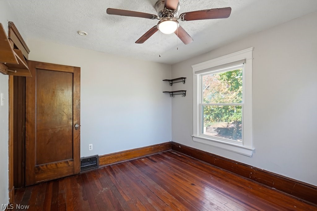 824 Elmore Avenue Akron OH 44302