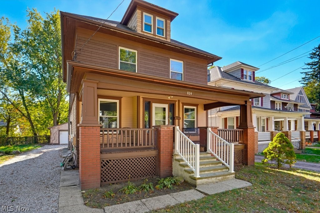 824 Elmore Avenue Akron OH 44302
