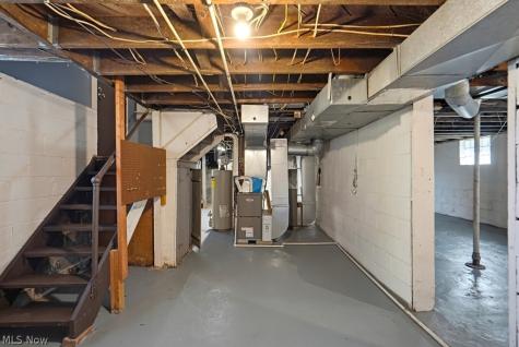 824 Elmore Avenue Akron OH 44302