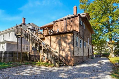 824 Elmore Avenue Akron OH 44302