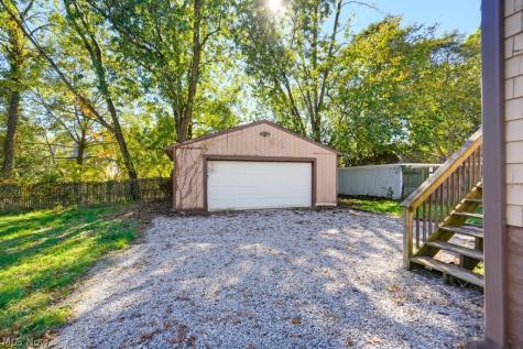 824 Elmore Avenue Akron OH 44302