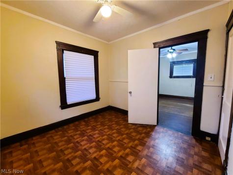3293 W 98 Cleveland OH 44102