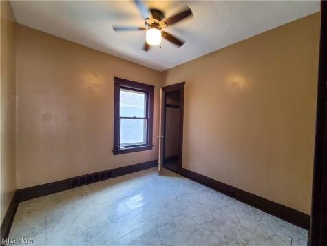 3293 W 98 Cleveland OH 44102