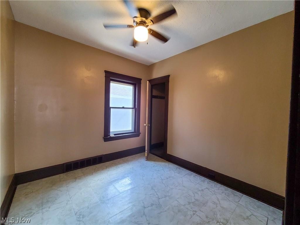 3293 W 98 Cleveland OH 44102