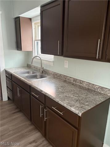 3293 W 98 Cleveland OH 44102