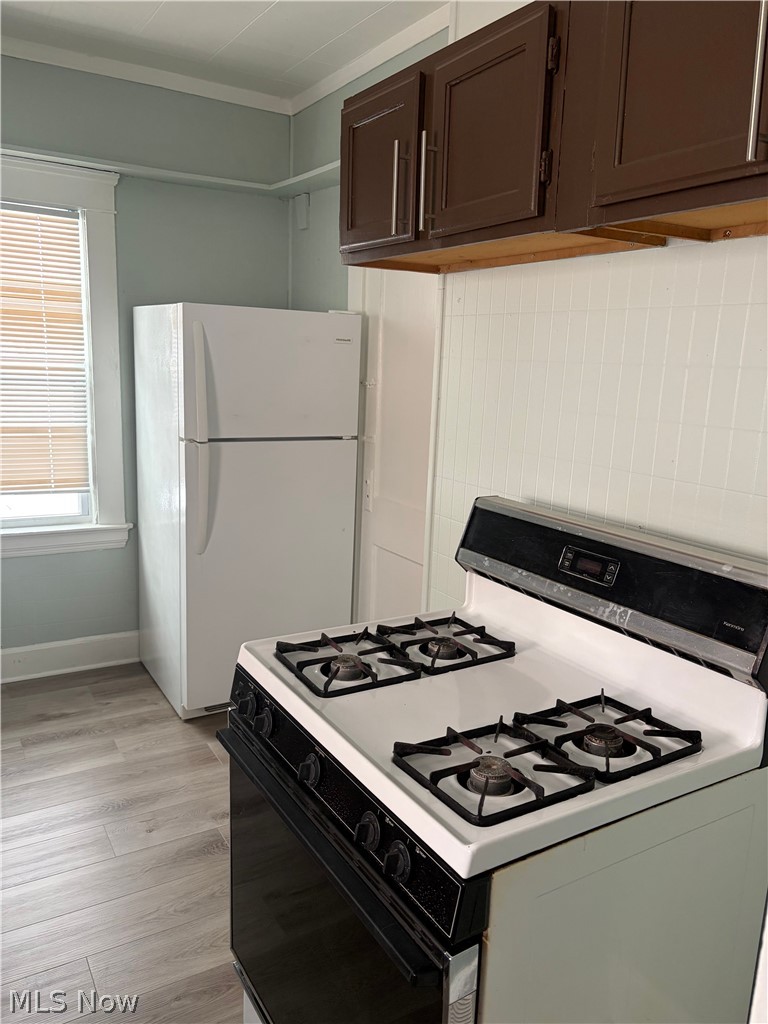 3293 W 98 Cleveland OH 44102