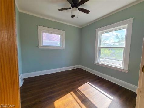 3293 W 98 Cleveland OH 44102