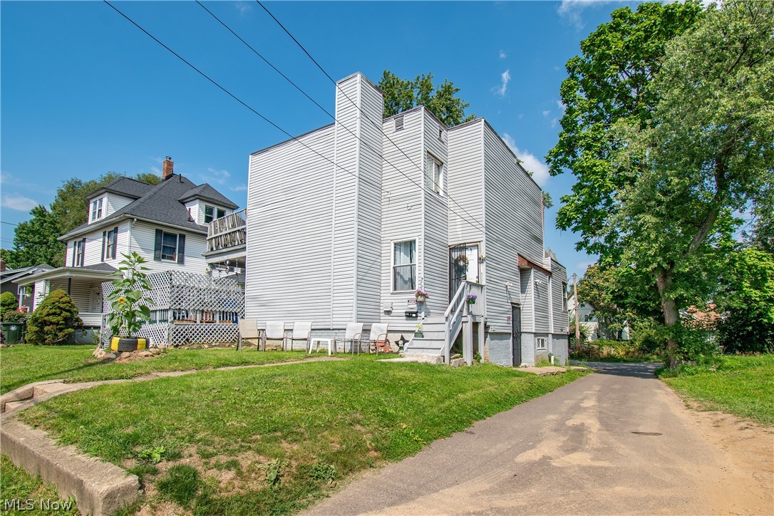 1532 Woodland Avenue NW Canton OH 44703