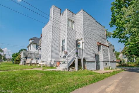 1532 Woodland Avenue NW Canton OH 44703