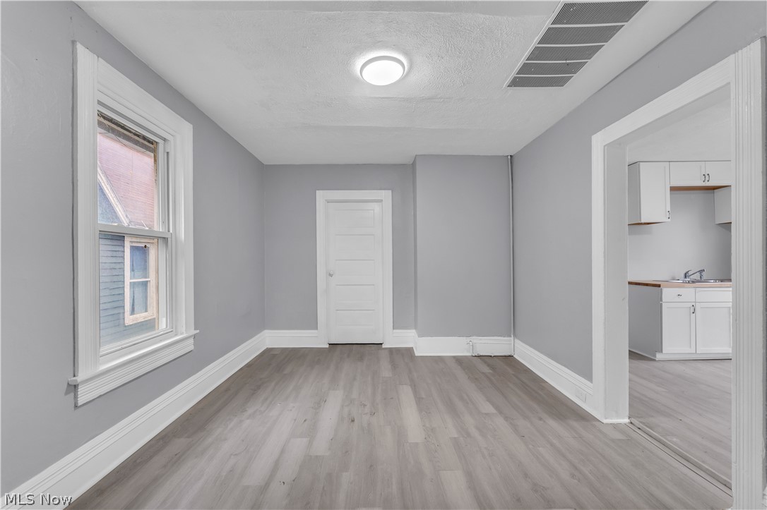 2037 W 98th Street Cleveland OH 44102