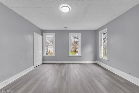 2037 W 98th Street Cleveland OH 44102
