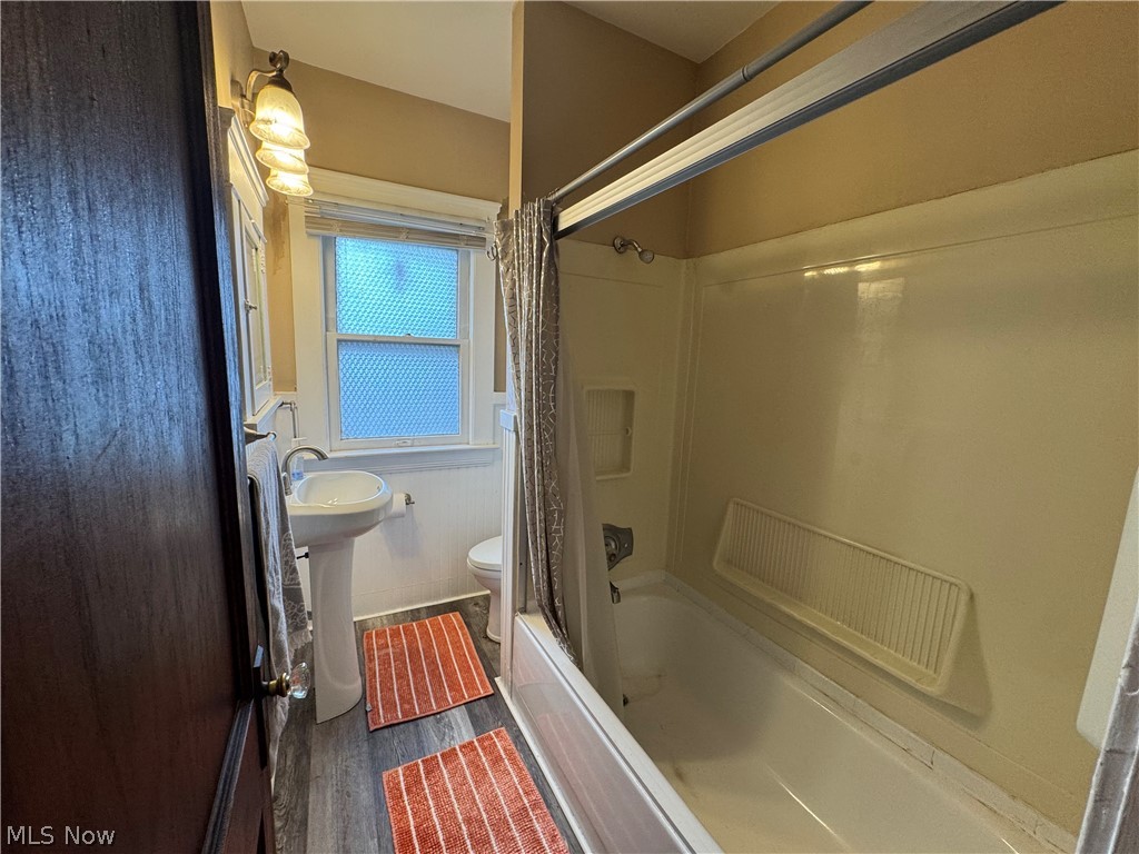 1379 W 95th Street Cleveland OH 44102