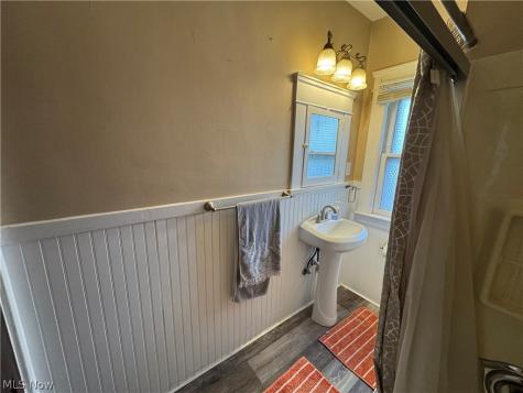 1379 W 95th Street Cleveland OH 44102